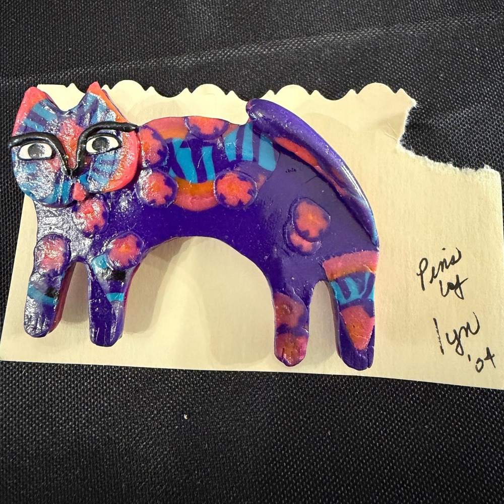 VTG Lyn 2004 Artisan Polymer Clay Cat Brooch PurplePink Blue Folk Art Feline Pin